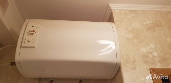 Накопительный водонагреватель Electrolux EWH 30 SL