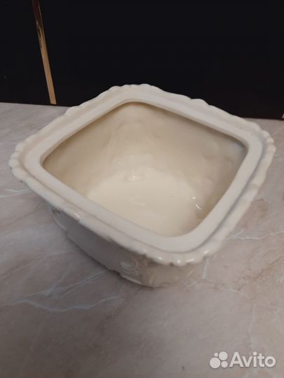 Фарфоровая ваза с крышкой /конфетница, Европа