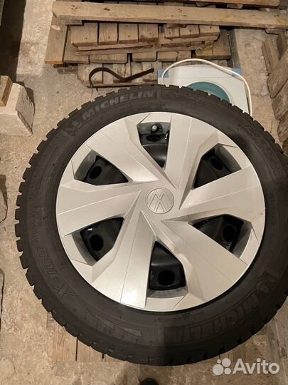 Michelin X-Ice North 4 185/60 R15