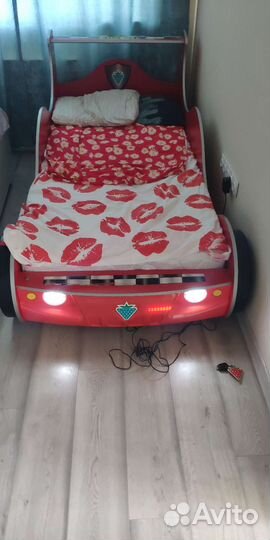 Детская кровать машинка с матрасом