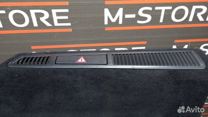 Обшивка багажника левая Mercedes-Benz E-Class W211