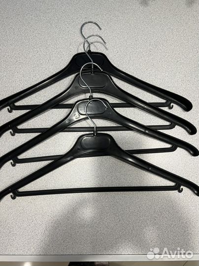 Плечики для одежды новые пластик