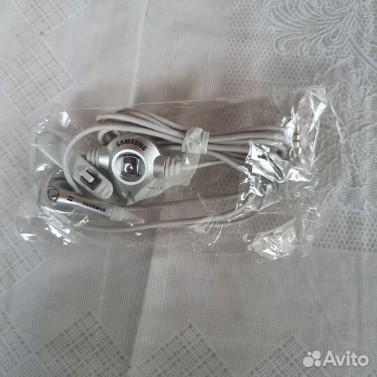 Гарнитура Nokia и Samsung