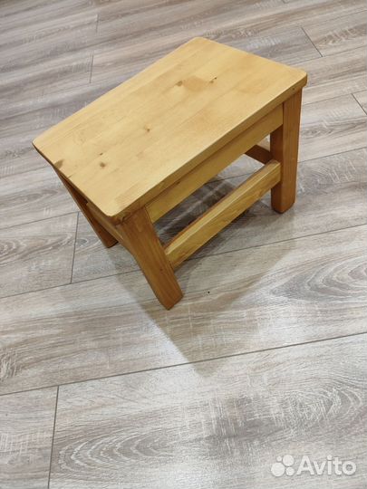Маленькая табуретка