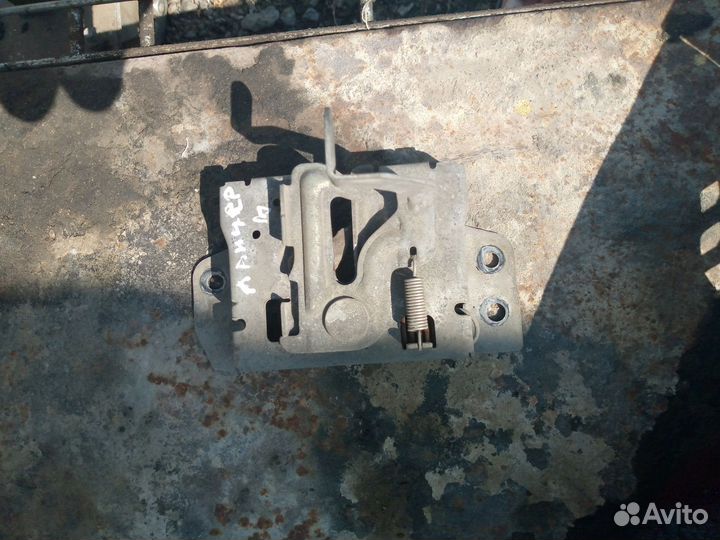 Замок капота mitsubishi lancer 10