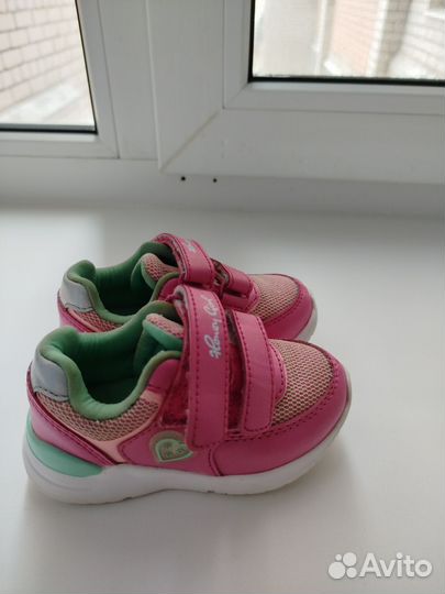 Кроссовки для девочки