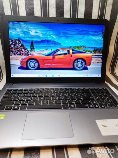 Тонкий современный ноутбук Asus