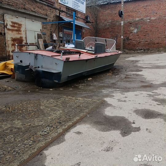 Продам лодку водомет