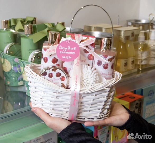 Подарочный набор в корзине