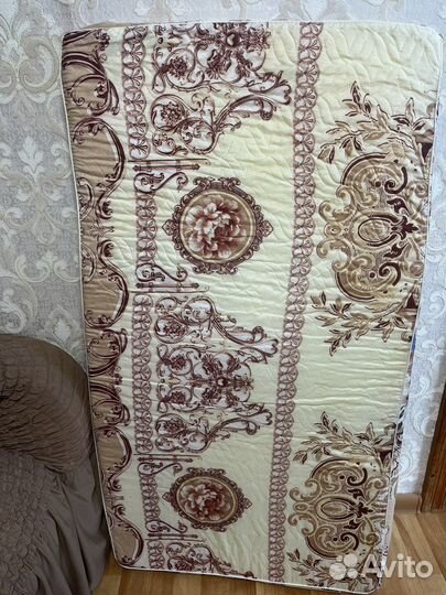 Продам матрац в детскую кровать