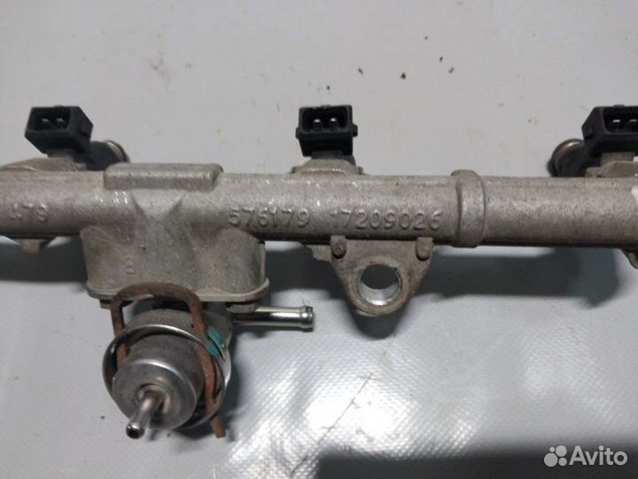 Топливная рампа с форсунками Geely Mk седан