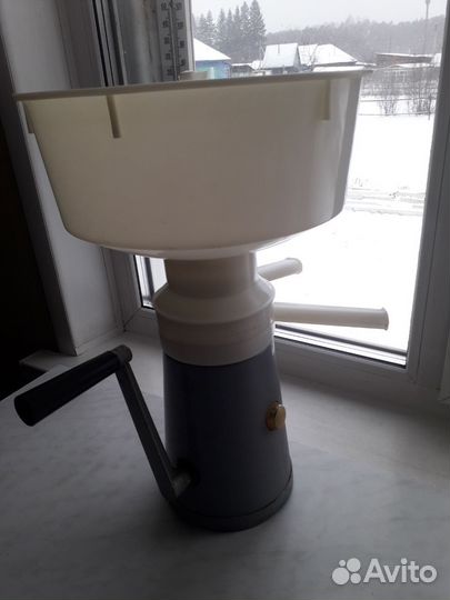 Сепаратор для молока ручной