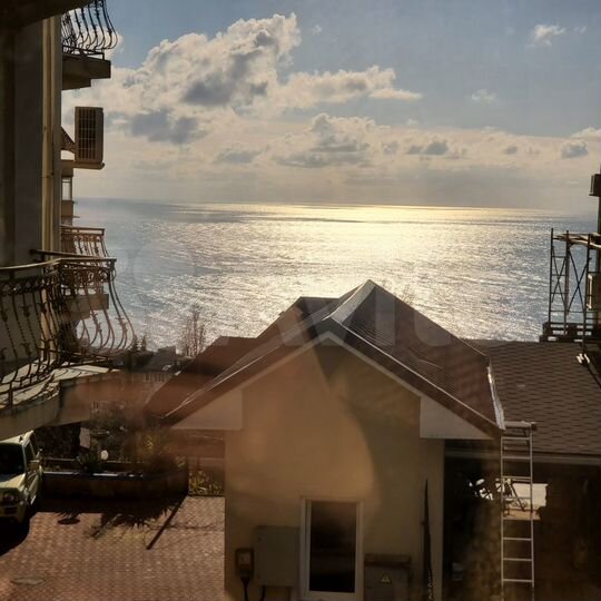 Дом 650 м² на участке 9 сот.