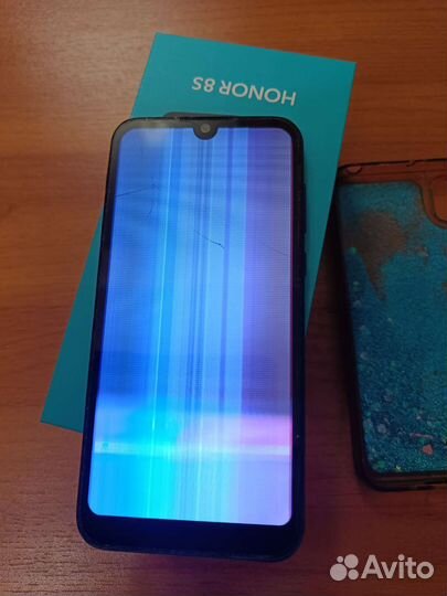 Телефон honor 8s