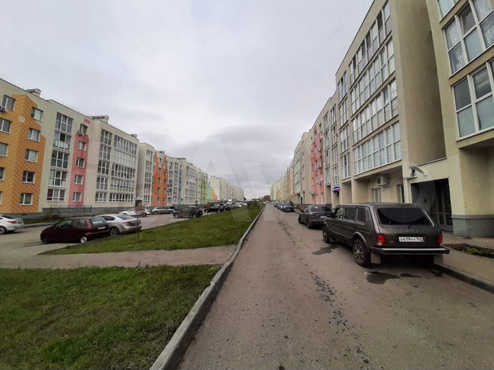 Торговая площадь, 65 м²