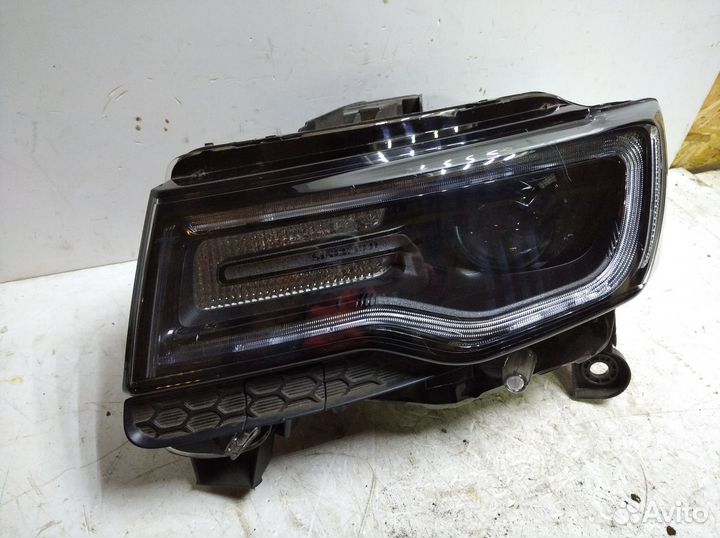 Фара правая jeep grand cherokee SRT8 WK2 2013-2022