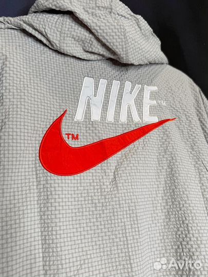 Ветровка Nike, с капюшоном
