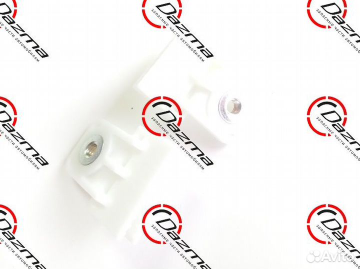 Isuzu 8982117620 Держатель стекла двери NLR/NMR85