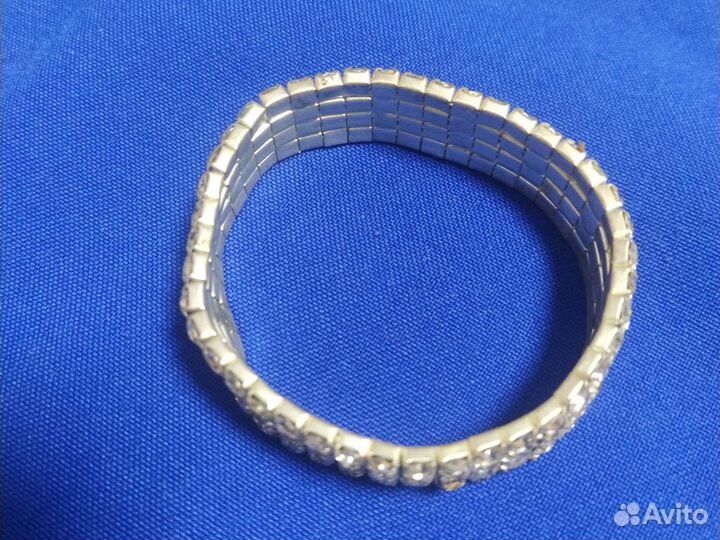 Браслет на руку женский