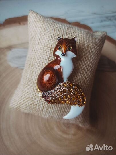 Брошь лисичка