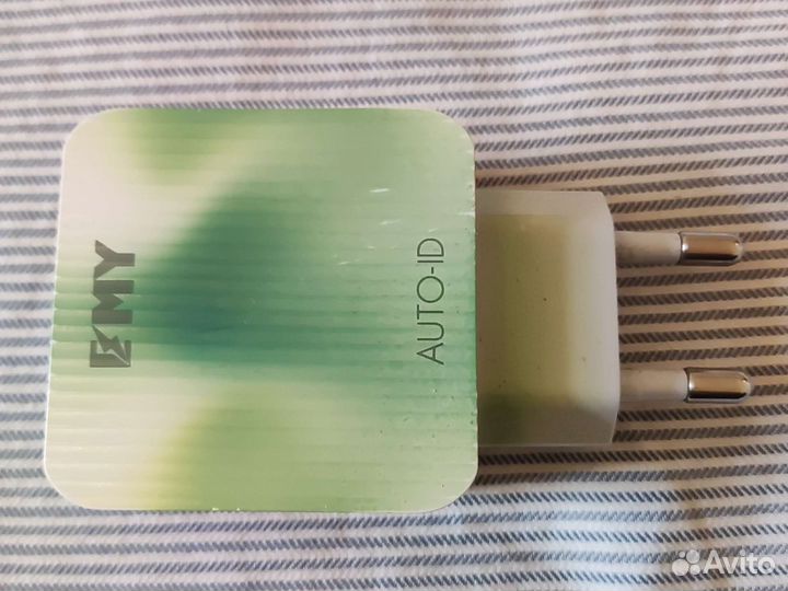 Зарядное устройство 3xUSB EMY MY-256 3.1A