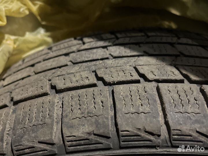 Dunlop Graspic DS3 215/60 R16