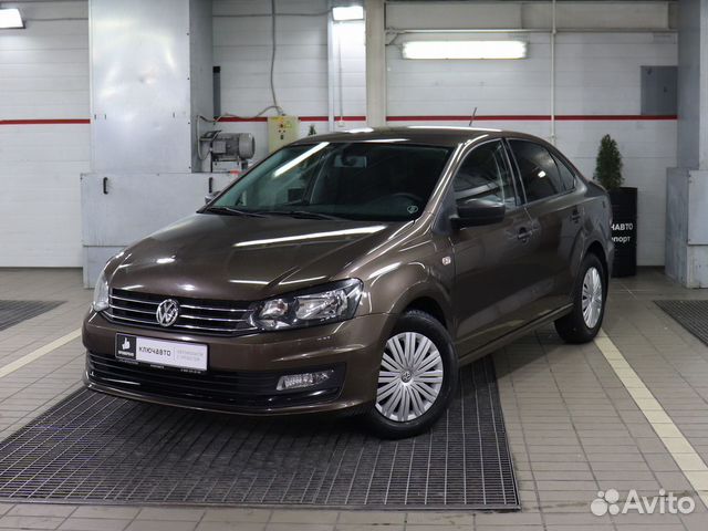 VW Polo 2016 коричневый