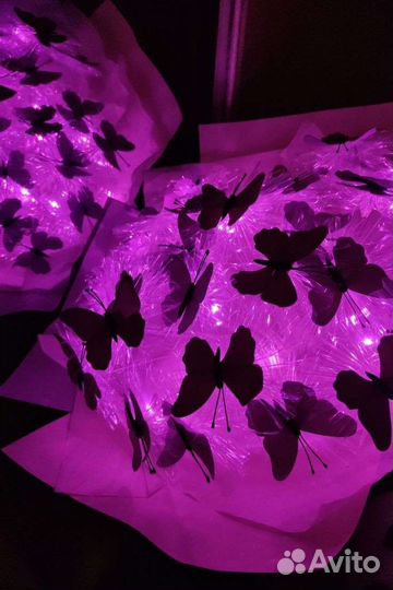 Светящийся букет из бабочек