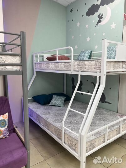 Кровать детская двухъярусная