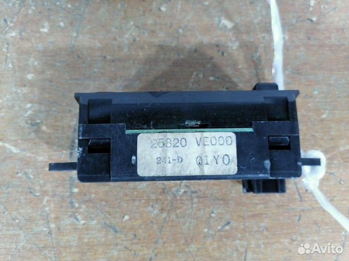 Часы Nissan Elgrand apwe50 VQ35DE 2003