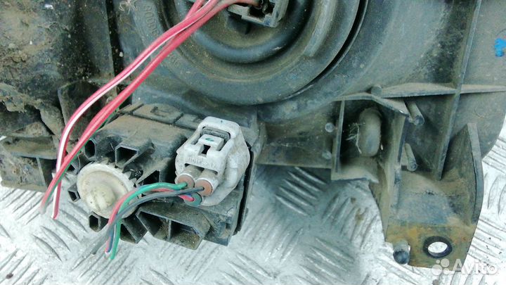 Фара Ford Ranger (2006-2012)