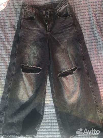 Джинсы широкие рваные