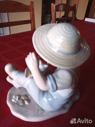 Статуэтка мальчик с котом