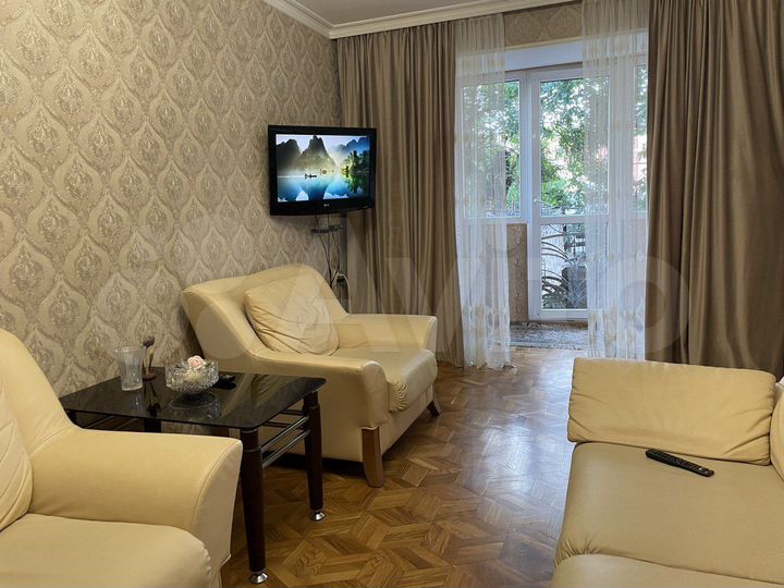 3-к. квартира, 70 м², 2/5 эт.