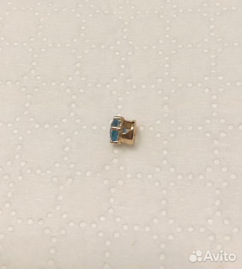 Золотой кулон с топазом