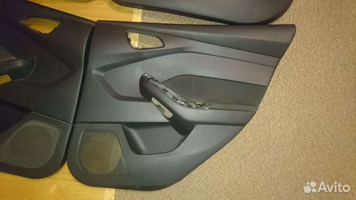 Обшивки дверей для Форд Фокус 3