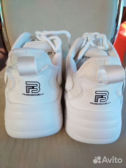 Кроссовки женские 37 размер