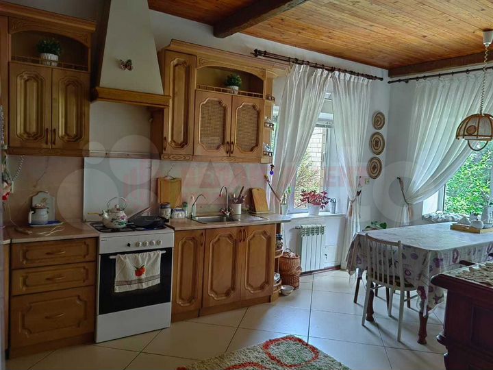 Дом 183,4 м² на участке 6 сот.