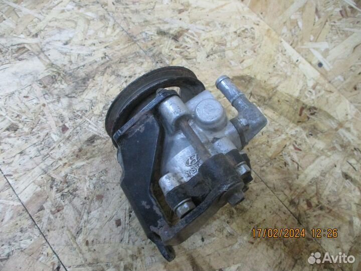 Насос гура Хендай Акцент 1,5 16кл. G4EC