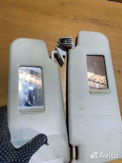 Козырек солнцезащитный левый Skoda Octavia A5