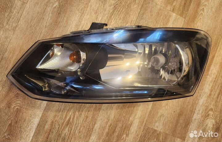 Фара левая H4 для Polo hatchback
