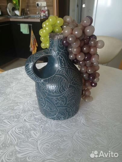Глиняный кувшин для вина