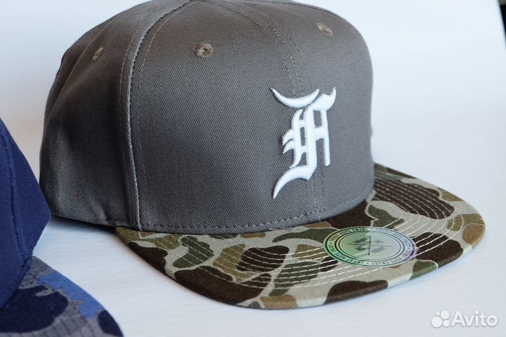 Прямой козырек бейсболка