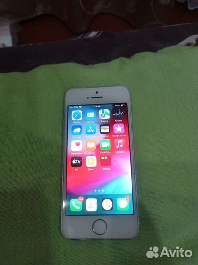 Телефон iPhone season 2016