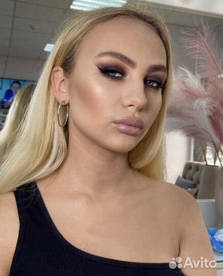 Макияж и прическа