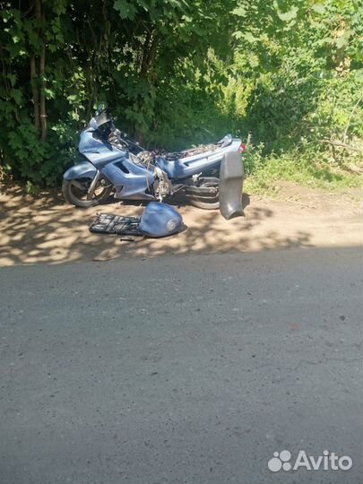 Kawasaki zzr 250