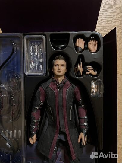 Hot Toys Hawkeye Avengers Age of Ultron
