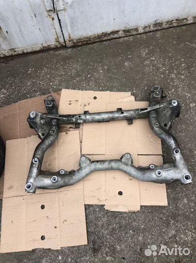 Балка подрамник передний Mercedes benz w204