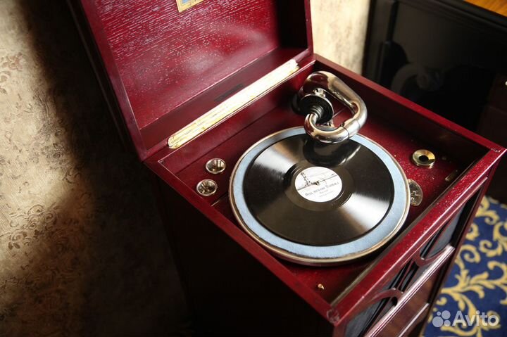 Патефон кабинетный Electrola