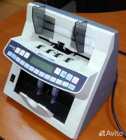 Счетчик банкнот (купюр) Magner 75